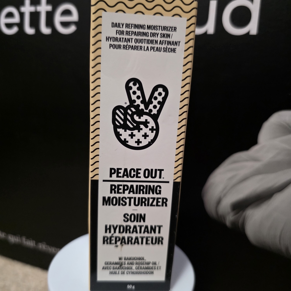 Peace Out Repairing Moisturizer - Black and White